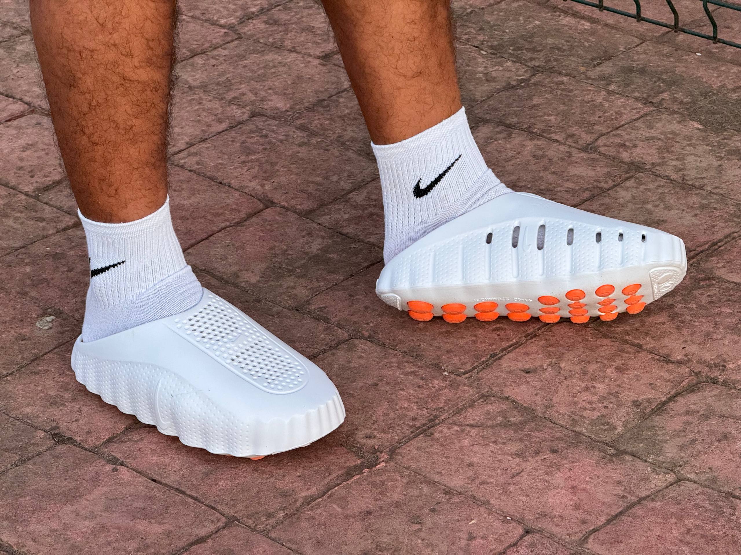 NIKE MINDE 001